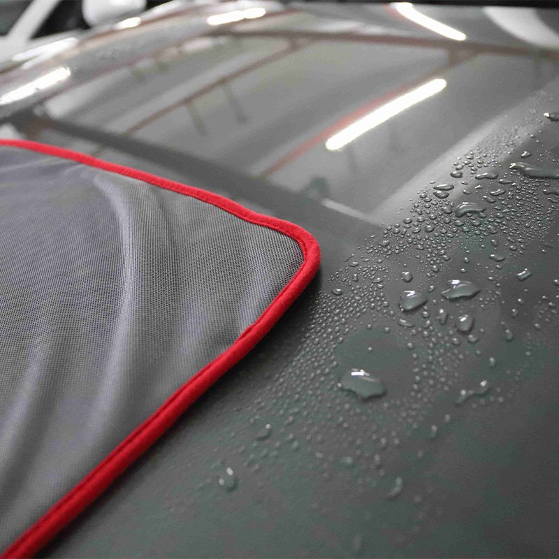 Extended Single-Sided Twisted Loop Microfibre Towel-Drying Effect Display