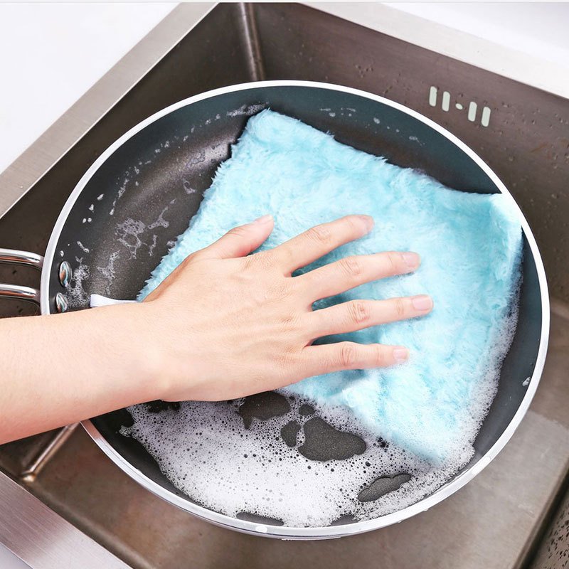 Efficient cleaning with no shedding